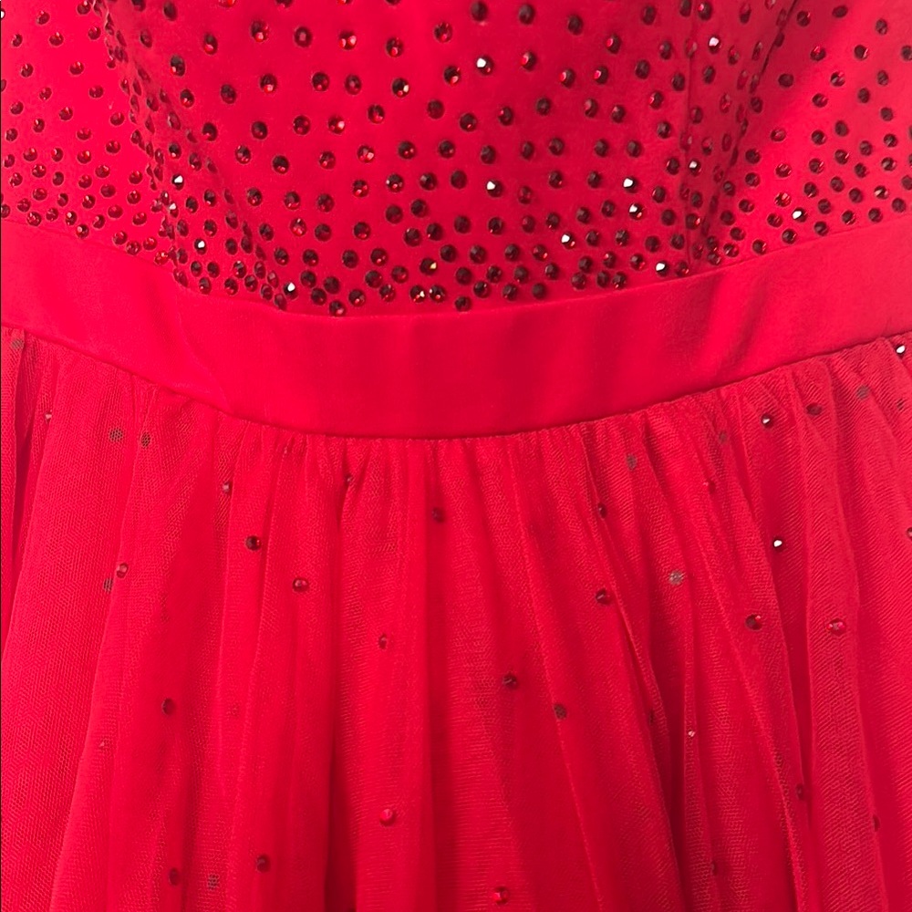 Red Sweetheart Sleeveless Prom Gown - Picture 5 of 5